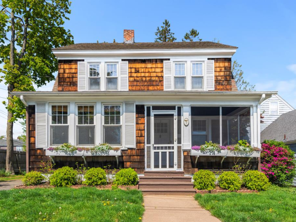 7 Roberts, West Haven