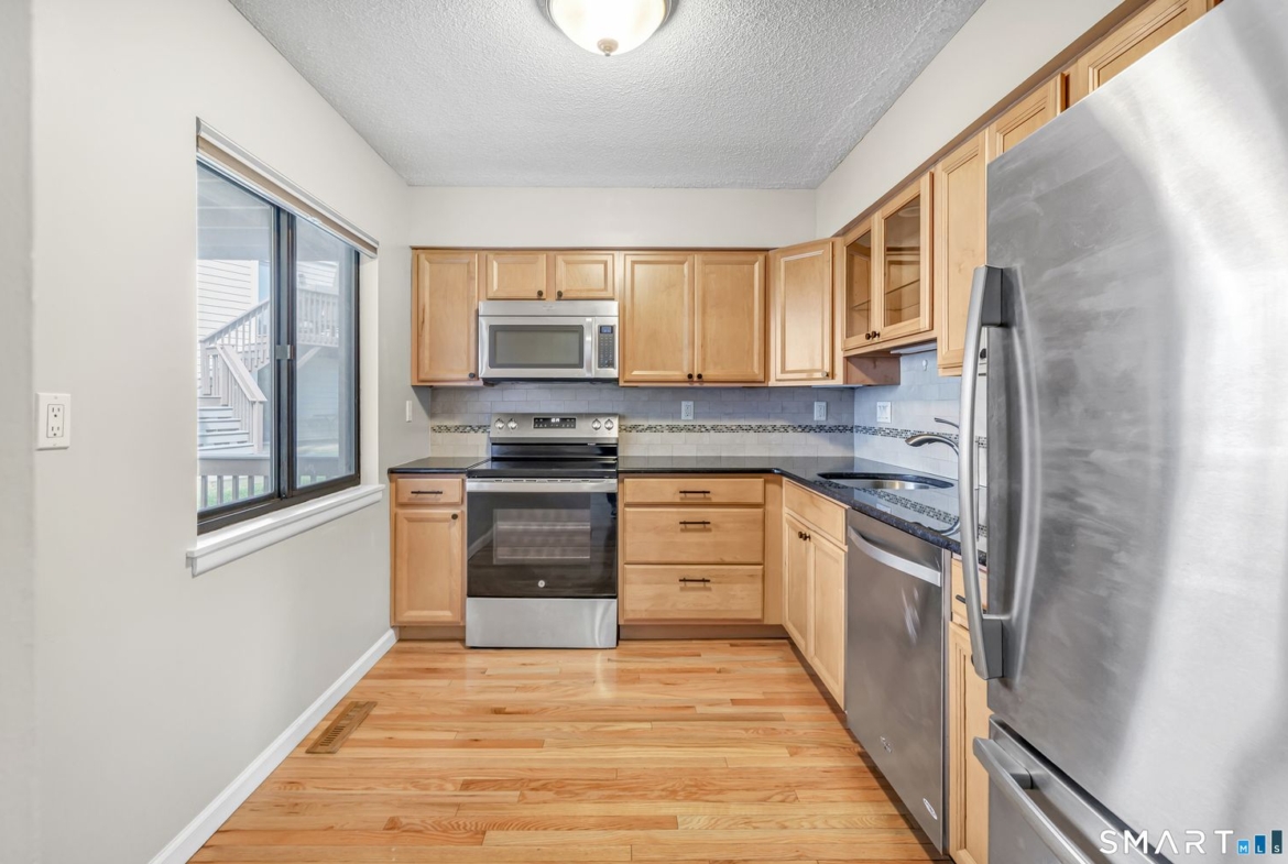 16 Monticello Drive, Unit 16, Branford — listing photo 4