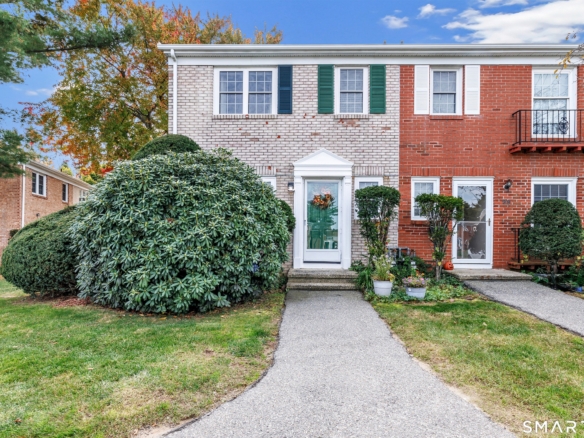 31 Salem Walk, Unit 31, Milford — listing photo 1